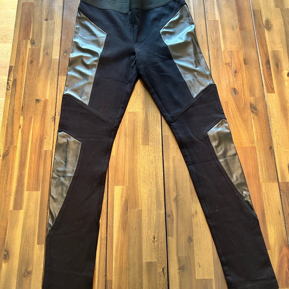 Black on Black Perfect-Fit Leggings
